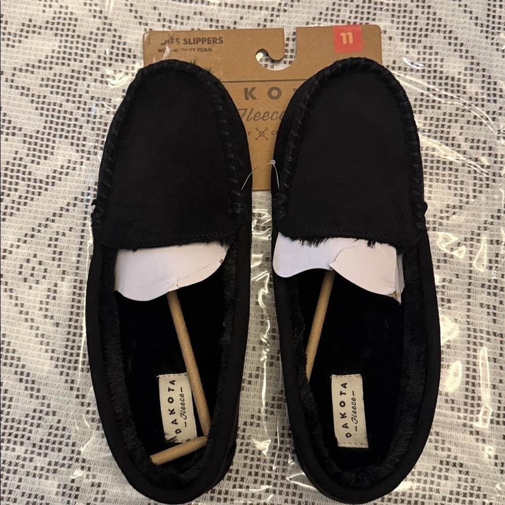 Dakota Black Ladies Slippers. Size 11. Brand new with tags